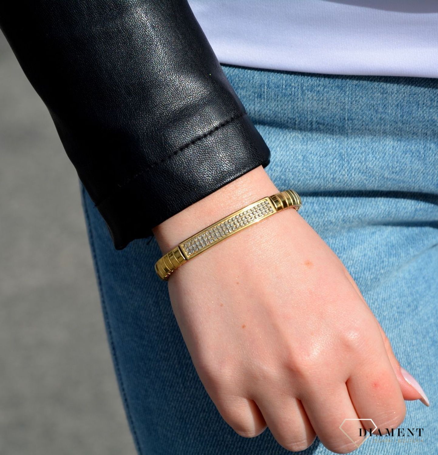 Bransoleta Nomination 043212024 f.jpg